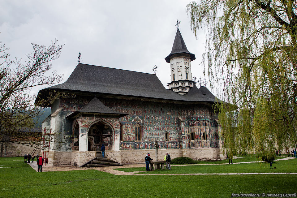 Монастырь Сучевица покрыт росписями, изображающими сцены из Ветхого 
и Нового Заветов