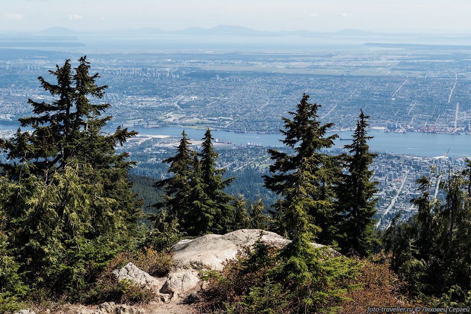 Вид на Ванкувер с горы Груз