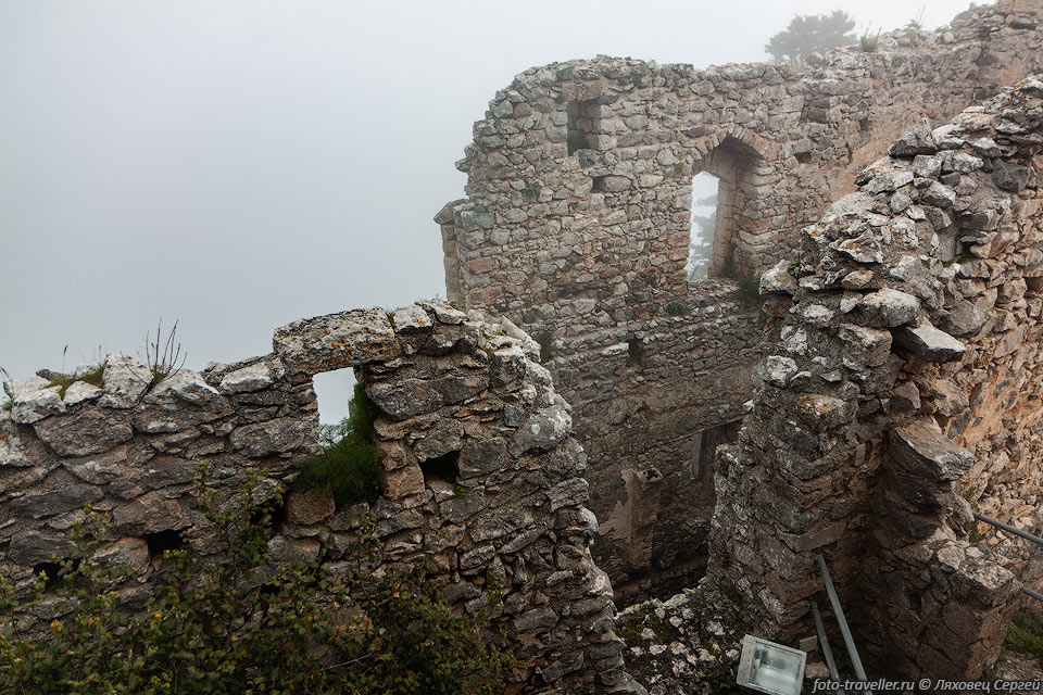 Во время нашего посещения замка Святого Илариона была плохая погода 
и 
мы решили вернуться сюда, после посещения турецкой части города Никосия