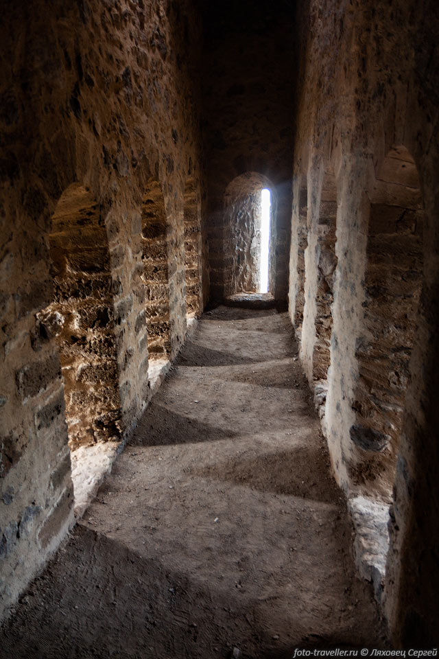 Внутри замока Кантара
