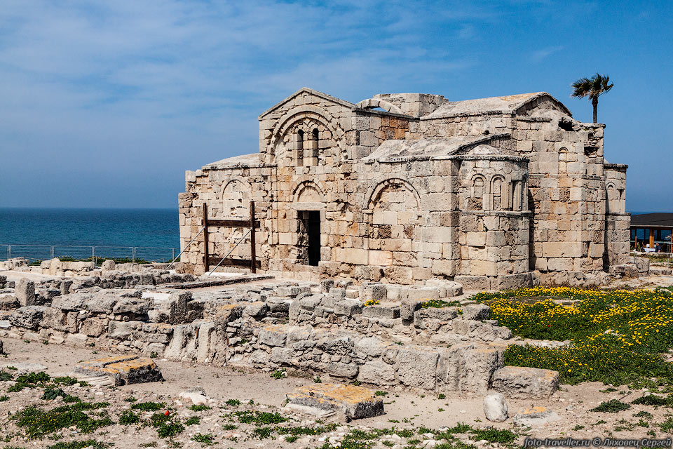 Развалины древного города Айос Филон на полуострове Карпасия (Karpasia 
Ancient City, Ayos Filon)

