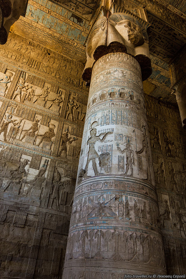 Храм Хатхор - наиболее сохранившийся в Верхнем Египте. Храм строился 
на протяжении 200 лет.
Здание отличается уникальностью архитектуры, декорированием стен и колонн.