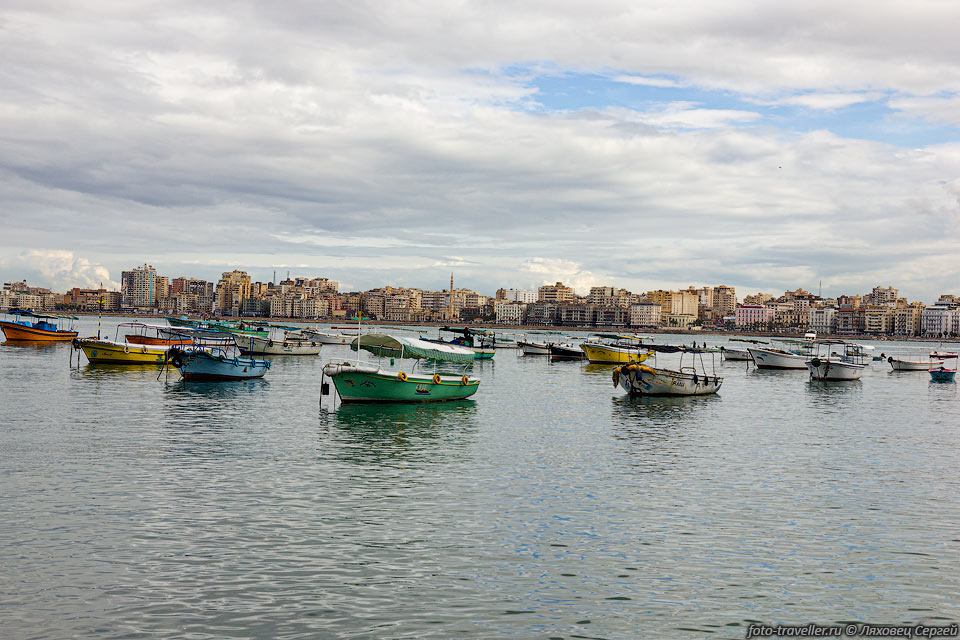   Морской порт Александрии. Восточная бухта (Eastern harbour).