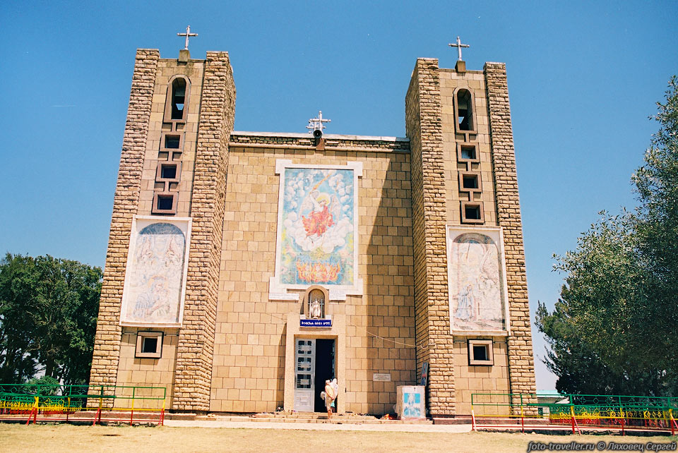 В Эфиопии около 25 тысяч храмов, около тысячи монастырей.
