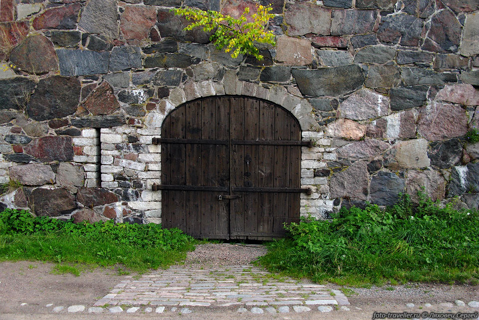 Морская крепость Суоменлинна являлась крупнейшим морским сооружением 
в Шведском Королевстве.
Крепость была основана в 1748 году и была построена на нескольких островах на подступах 
к Хельсинки.