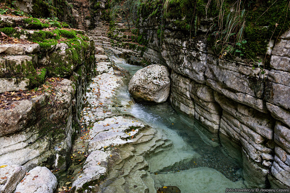 Камень в каньоне Папинго