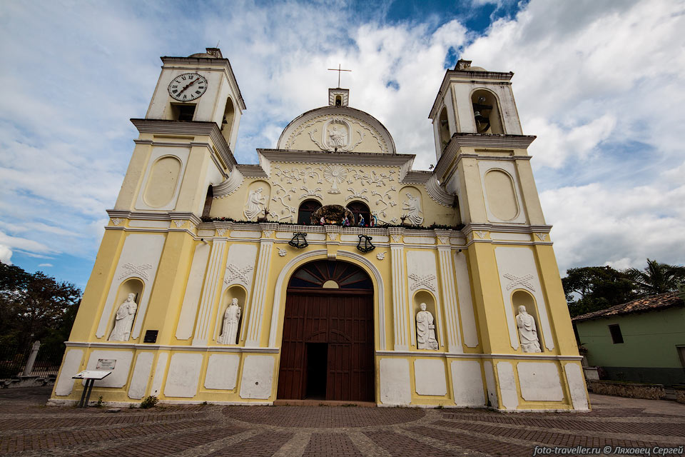 Средневековая церковь Сан-Маркос в городе Грасиас (Gracias).