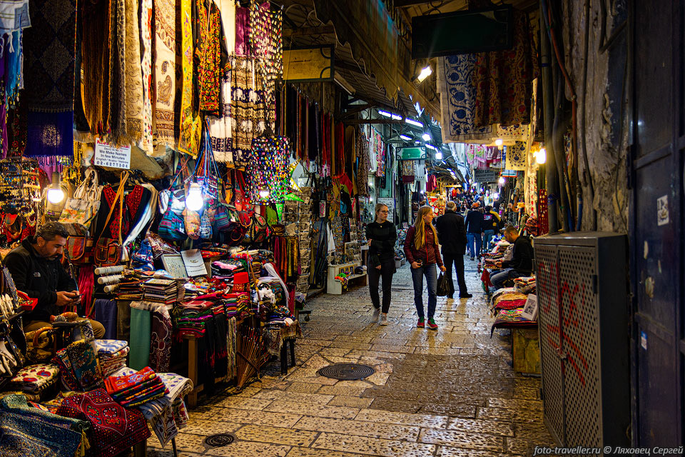 В 2012 году в бедности жили 78% иерусалимских арабов - больше, 
чем в 2006 году (64%).
Говорят, что в этом виноват правовой статус палестинцев в Иерусалиме.
