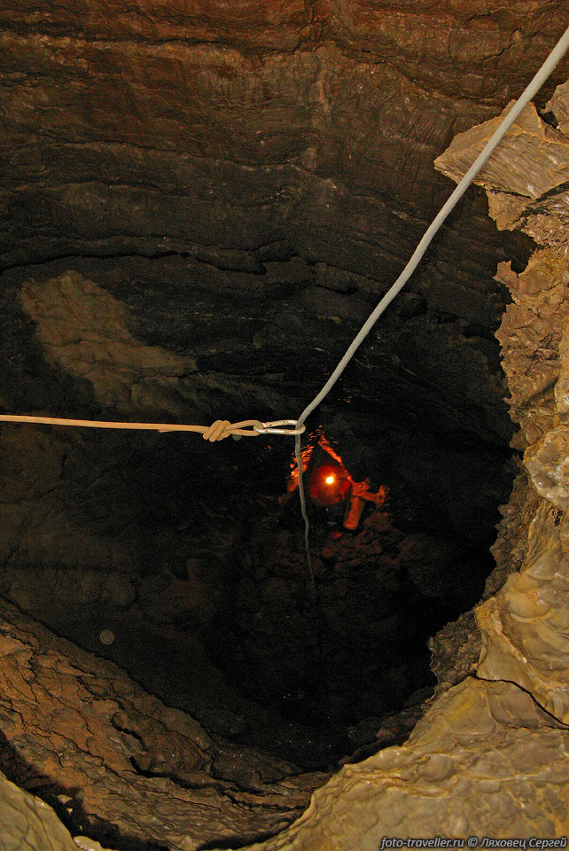 Пещера Паустовского состоит из серии небольших колодцев