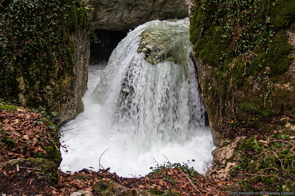 Водопад в каньоне Биюк-Узенбаш 