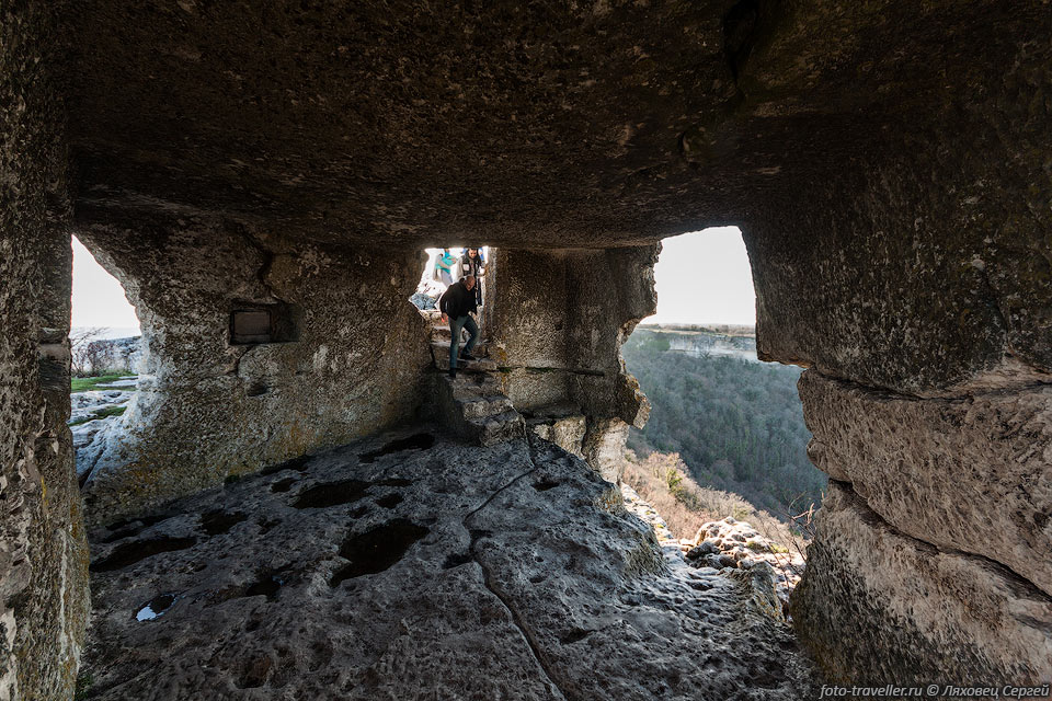 Пещерный комплекс Барабан-коба на мысе Тешкли-Бурун (мыс Дырявый)
