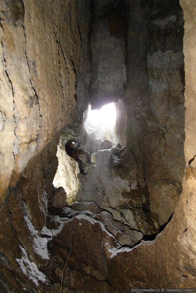 Пещера Самолетная расположена на Орта-Сырте