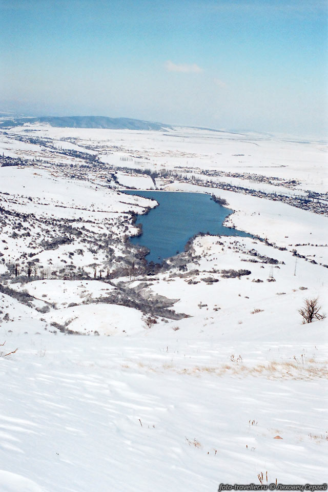 Аянское водохранилище зимой