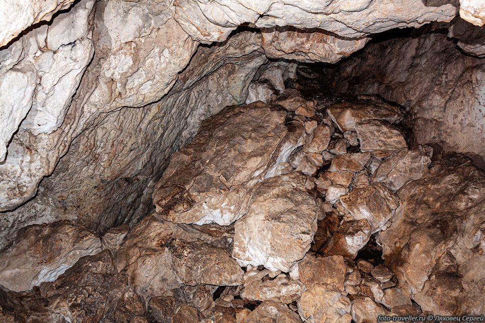 Обвальный зал в пещере Белоснежка