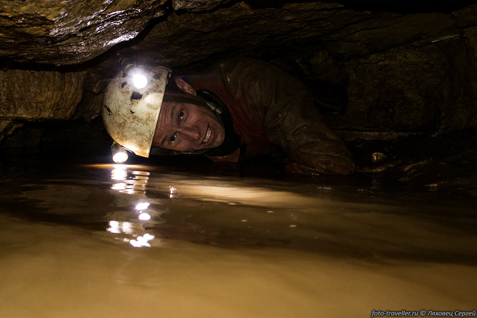 В пещере много воды, в прошлый раз было почти 
сухо