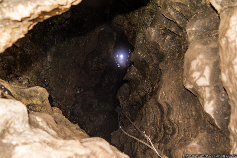 Входной колодец в пещере Черешня