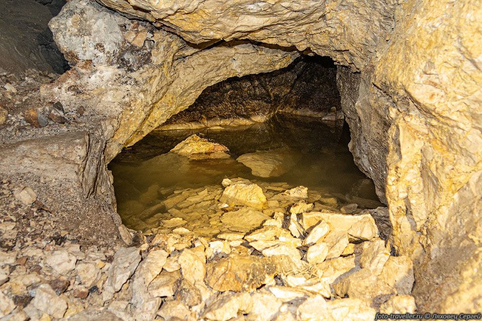 Лужа в пещере Бронебойная