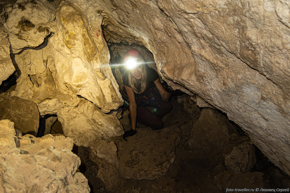 В пещере Таврская очень сухо