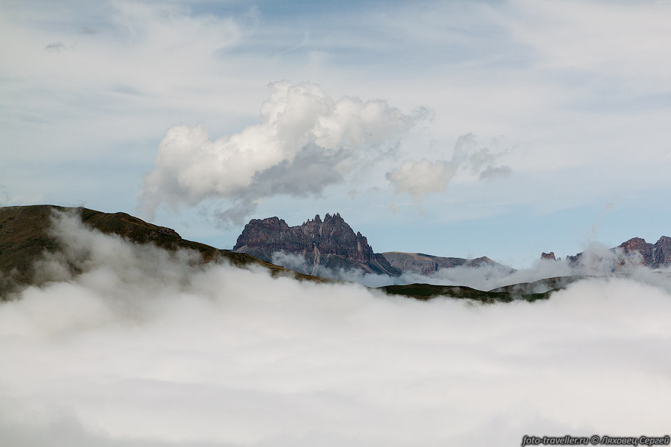 Гора Науджидза среди облаков