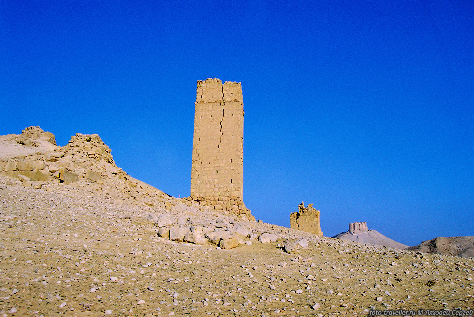 Пальмира (Palmyra) или Тудмор (Tadmur) находится в 210 километрах 
к северо-востоку от Дамаска.