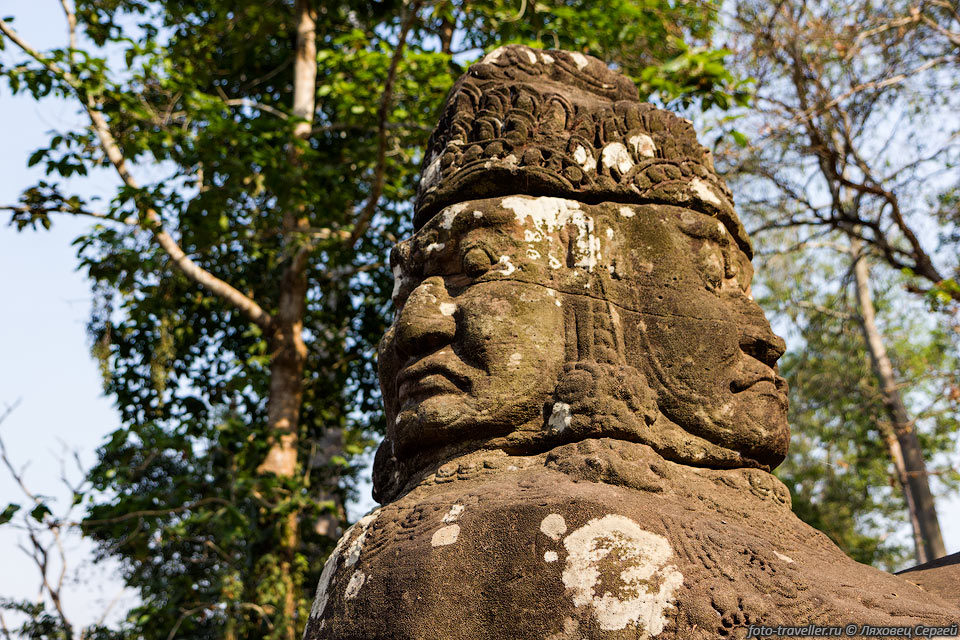 Демоны на входе в Ангкор Тхом