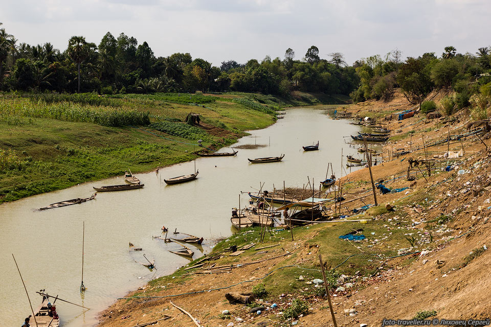 Рыбацкая деревня.
В провинции Баттамбанг 37 рыболовецких общин.