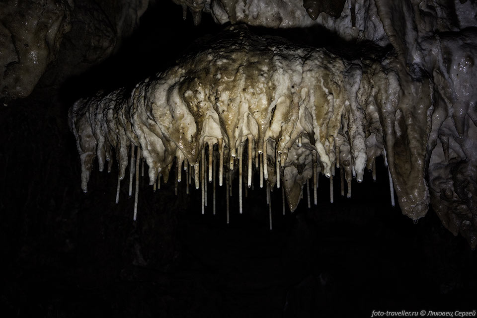 Пещера Тхам Мае Лана (Tham Mae Lana Cave, Mae La-Na) представляет 
собой пещеру-источник с подземной рекой.
Пещера не оборудована, это одна из самых длинных пещер в Таиланде.
