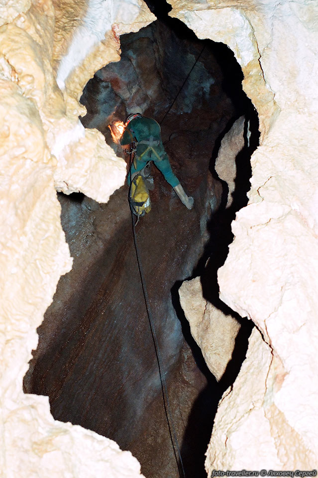 Резные стены.
Пещера Кузгун.