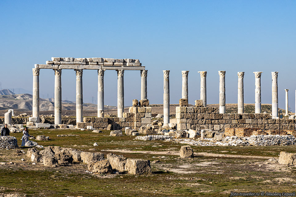 Руины Лаодикеи интересны своими колоннадами 