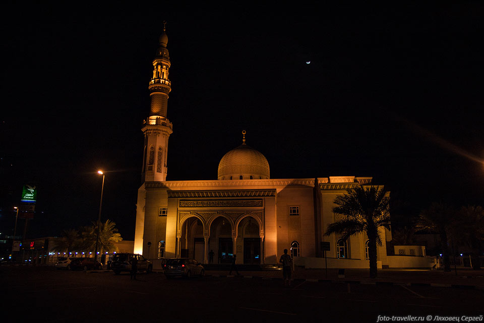 Небольшая мечеть в Дубае