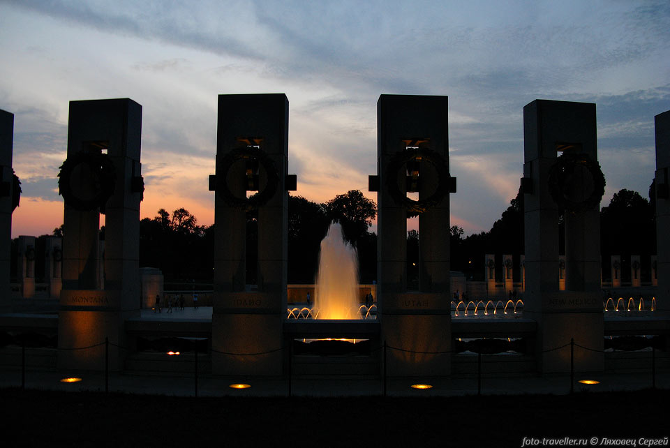 Мемориал Посвящённый Второй Мировой Войне в Вашингтоне.