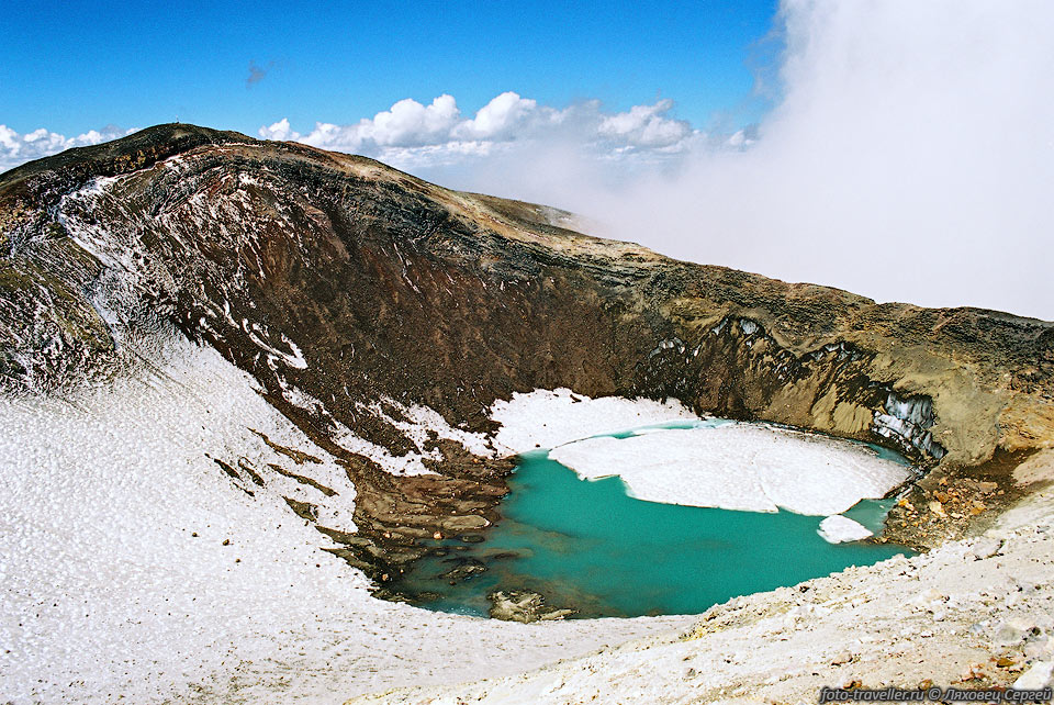 Один из кратеров вулкана Копахуэ