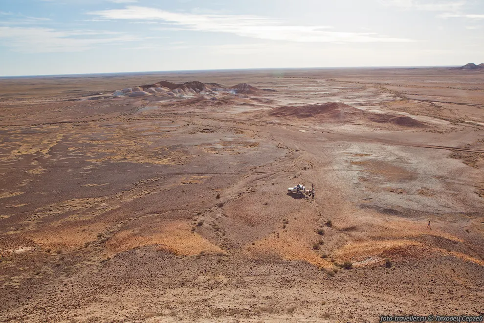 Большая пустыня Виктория (Great Victoria Desert) - песчано-солончаковая
пустыня в Австралии.
Британец Эрнест Джайлс в 1875 году первым из европейцев пересёк пустыню и дал ей 
название в честь королевы Виктории.
