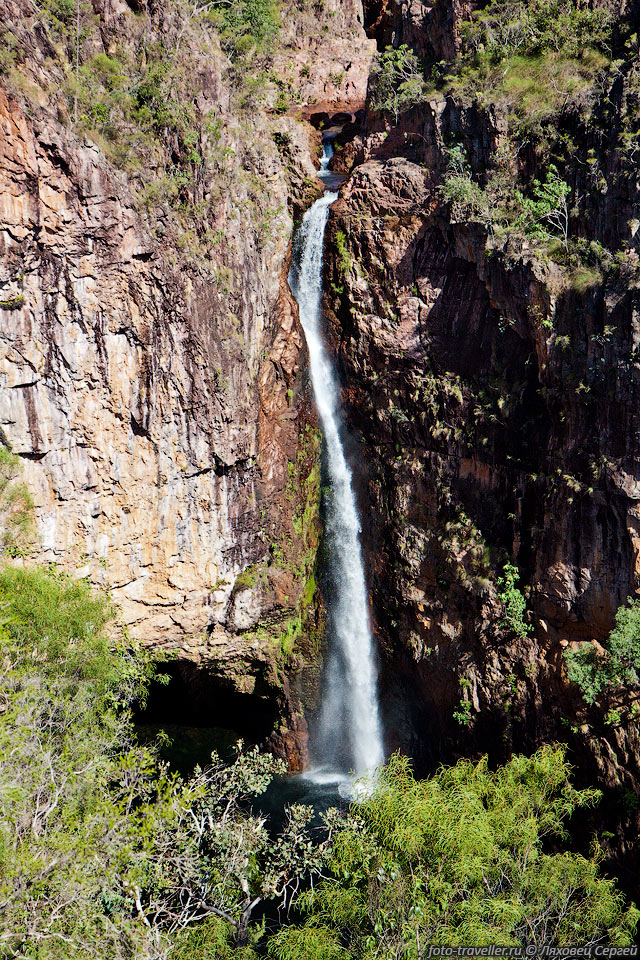 Далее поехали в парк Литчфилд (Litchfield 
National Park).
Водопад Ванджи (Wangi Falls). 
В парке есть несколько водопадов, термитники, место для купания в ручье.