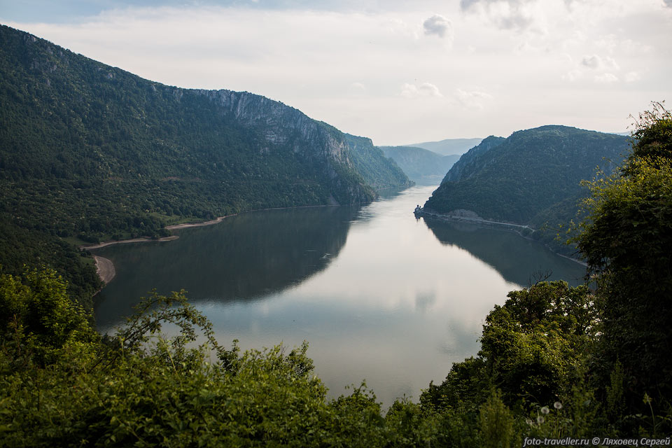 На Дунае находится 19 плотин (и шлюзов), которые образуют водохранилища
