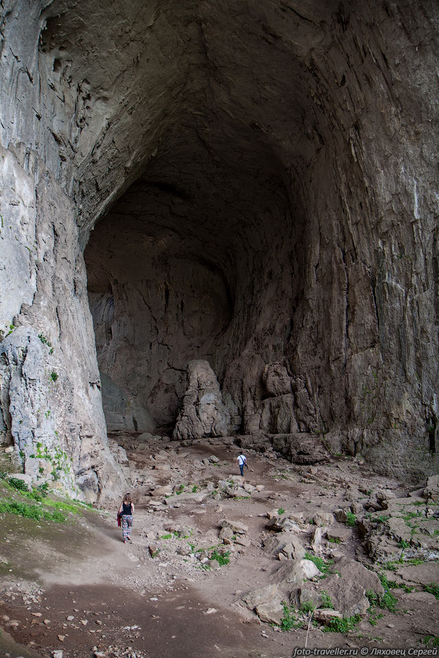  Пещера Проходна (Prohodna Cave) - одна из легкодоступных 
пещер Болгарии.