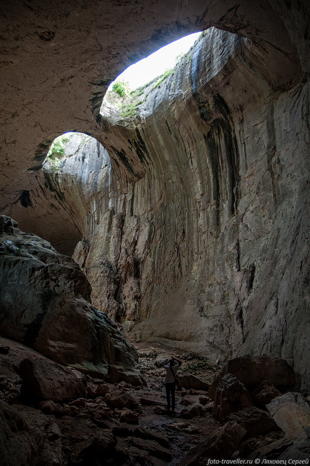 На всей территории Болгарии насчитывается более 4000 пещер