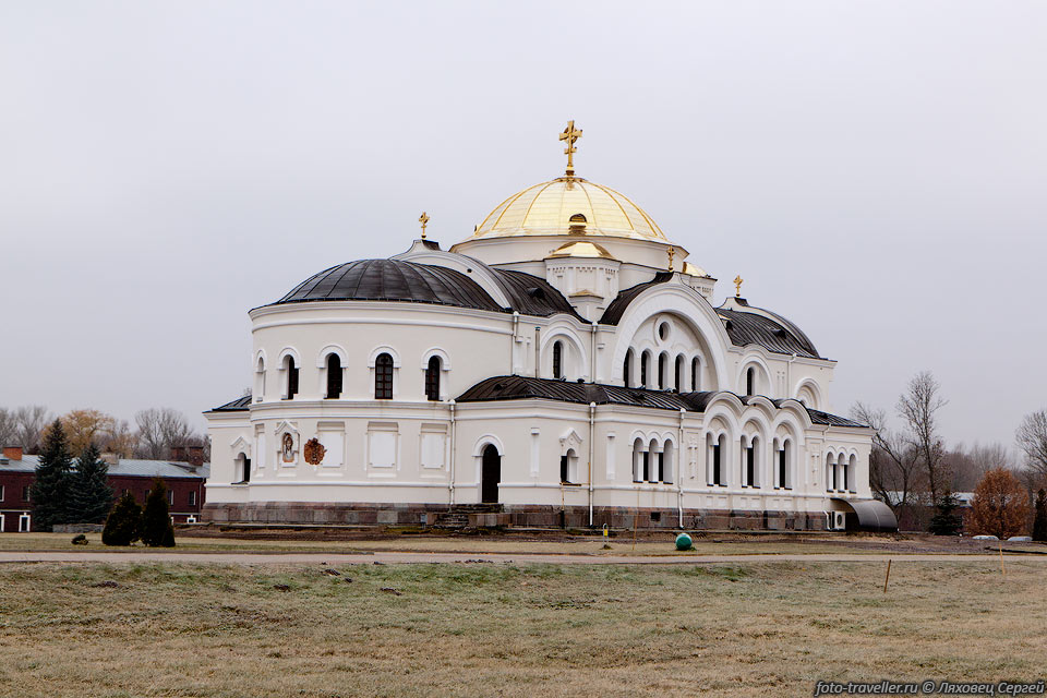 В 1876 году на территории крепости был построен 
Свято-Николаевский православный храм