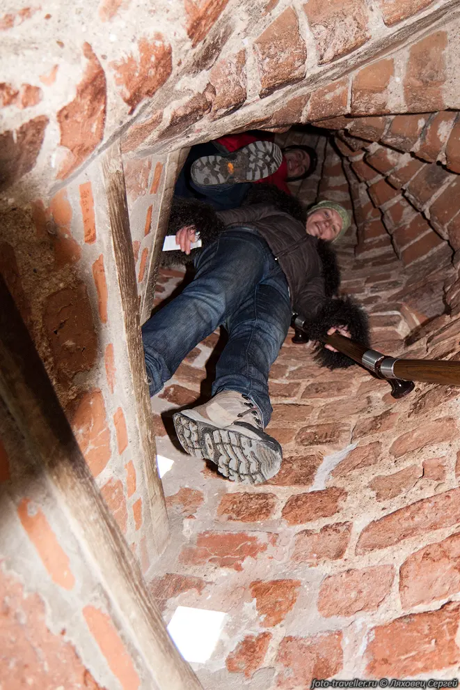В марте 2011 года в Белоруссии начался валютно-финансовый кризис.

В результате кризиса девальвация белорусского рубля по отношению к доллару с начала 
года составила 189%, инфляция за январь-октябрь достигла 88,7%. Кризис был вызван 
искусственно, странами в этом заинтересованными. Слишком Лукашенко все для народа 
делает - обирать страну сложно, когда все в руках государства.