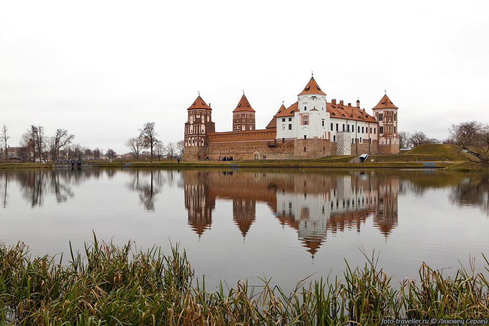 Мирский замок изображен на банкноте в 50000 белорусских рублей
