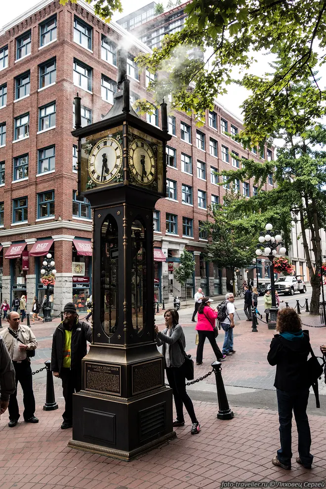 Паровые часы (Steam Clock Quarter) в районе Газтаун в Ванкувре
