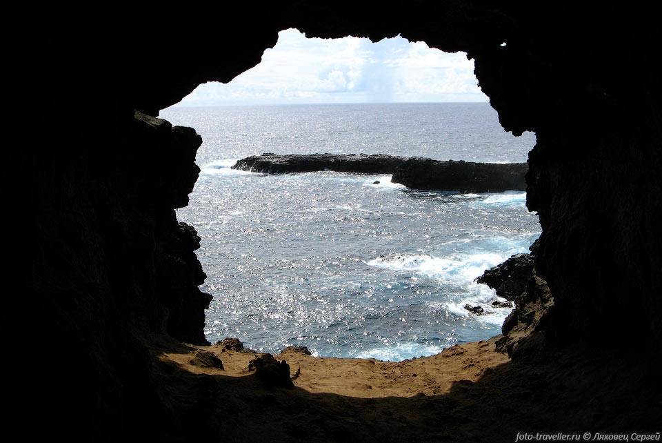 Окно в океан.
Пещера Ана Какенга.