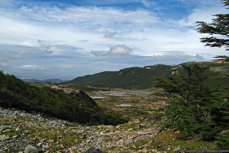 Озера Чеваллай (Lagunas Chevallay) расположены с южной стороны 
хребта Диентес.
С южной стороны острова значительно более ветрено и холоднее, чем с северной.