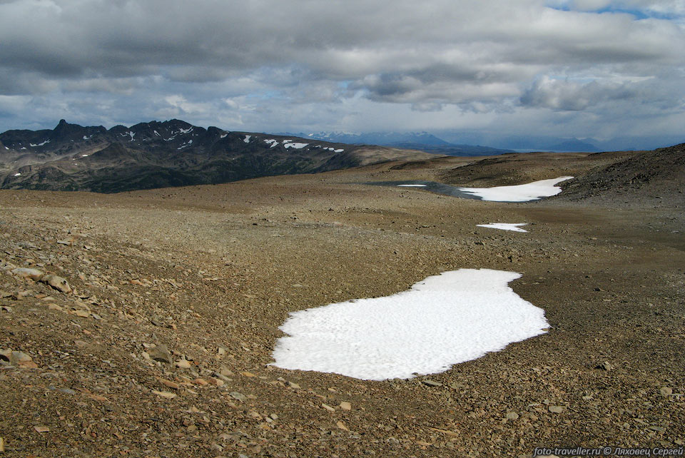 Пятна снега.
Плоская гора Вирхиния (Cerro Virginia).