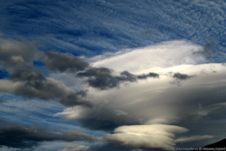 В небе Чили чаще, чем в небе какой-либо другой страны, наблюдаются 
НЛО.
Или это просто тут облака такие нереальные?