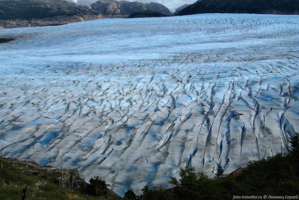 Ширина ледника Грей в этом месте достигает 5 км