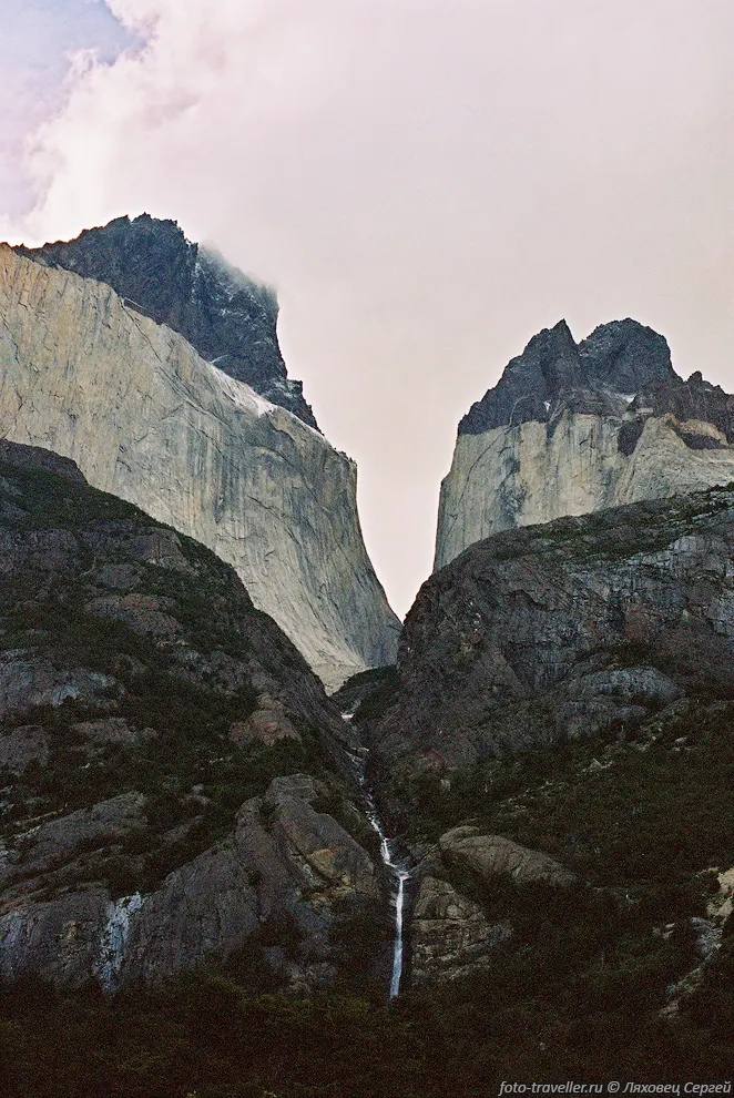 Горы фантастических форм.
Куэрнос дель Пайне (Cuernos del Paine).