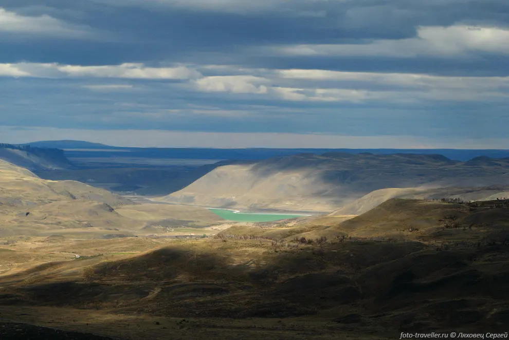 Озеро Амарга (Lago Amarga).
Возле озера находится один из основных входов в парк.
Вход весьма дорог (30$).