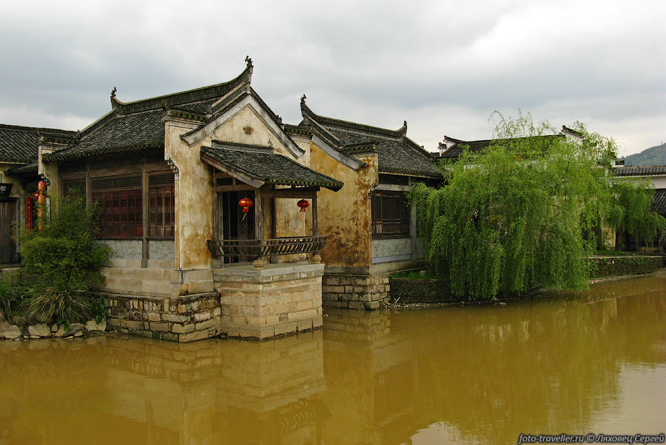 Домик над водой.
Деревня Ченгкунь (Ченгкань, Chengkan).