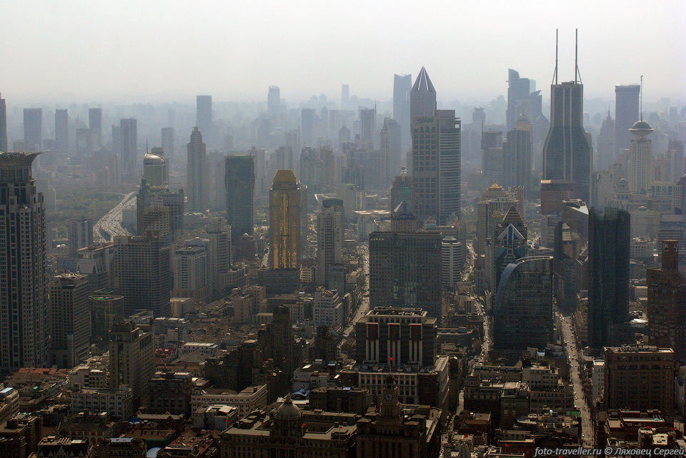 Смог над Шанхаем.
Загрязнение окружающей среды в Китае составляет большую проблему.